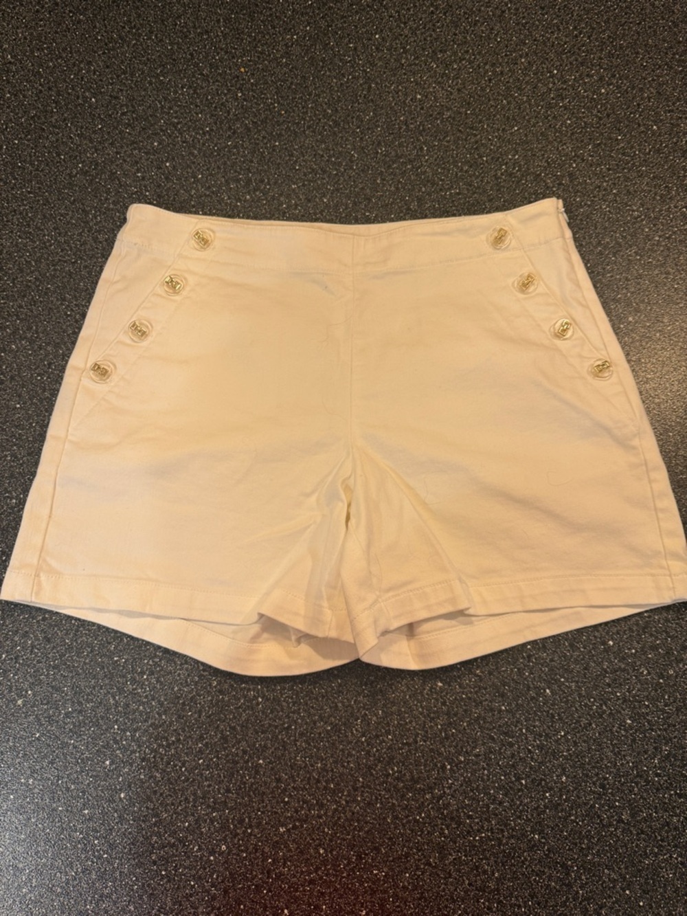 Women’s J. McLaughlin White High Waisted Button-Front Shorts - size 8